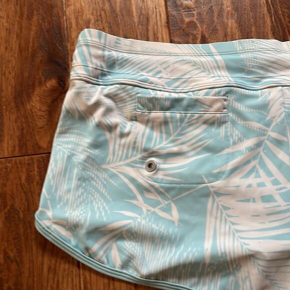 Athleta shorts  - Picture 6 of 8